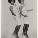 078_Crisp_Sisters