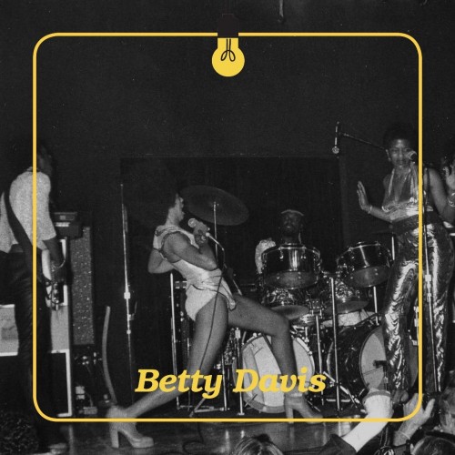 Betty-Davis-nee-le-26-juillet-1945.jpg