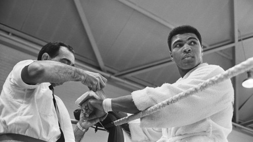 DOC-Mohamed-Ali---Round-2-comment-je-mappelle-1964-1970-2021.jpg