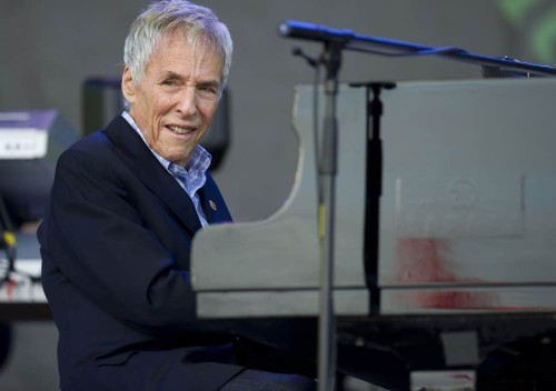 Burt-Bacharach11-12-mai-1928---08-fevrier-2023.jpg