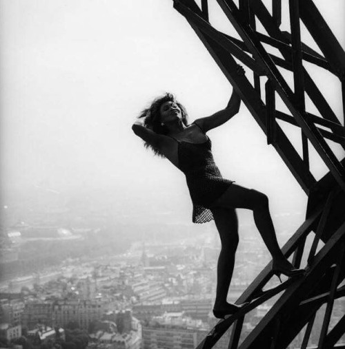 Tina-Turner17-by-Peter-Lindbergh-1989-album-Foreign-Affair-Capitol.jpg